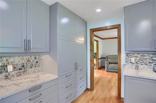 2525 Country Side Lane, Franklin Park, PA 15090