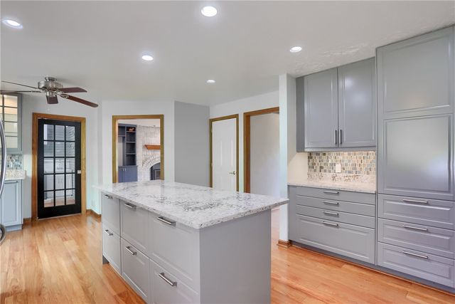 2525 Country Side Lane, Franklin Park, PA 15090