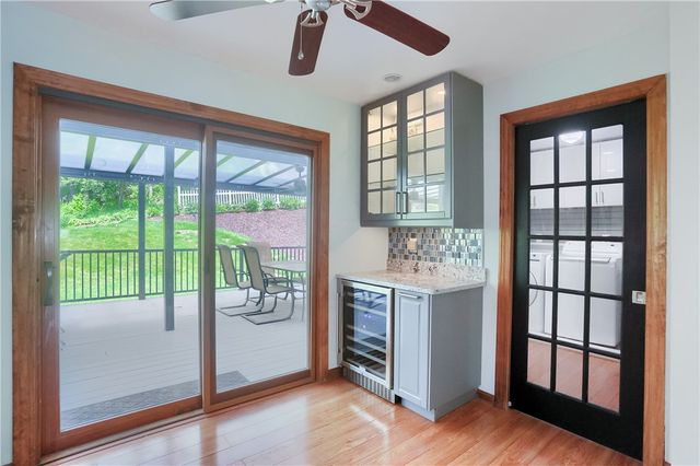 2525 Country Side Lane, Franklin Park, PA 15090