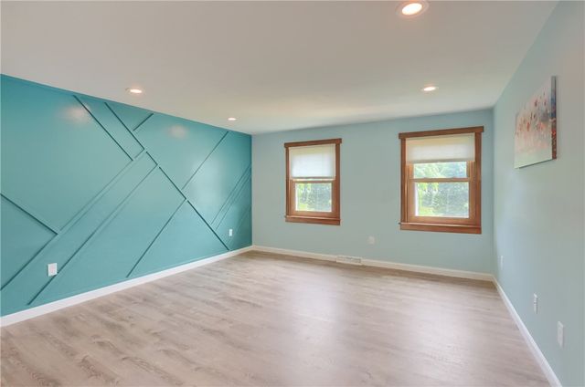 2525 Country Side Lane, Franklin Park, PA 15090