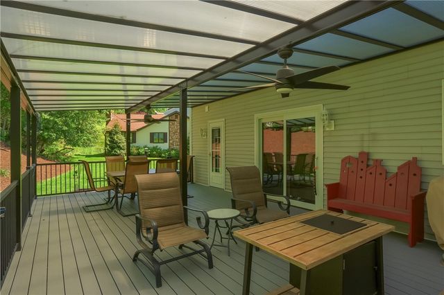 2525 Country Side Lane, Franklin Park, PA 15090