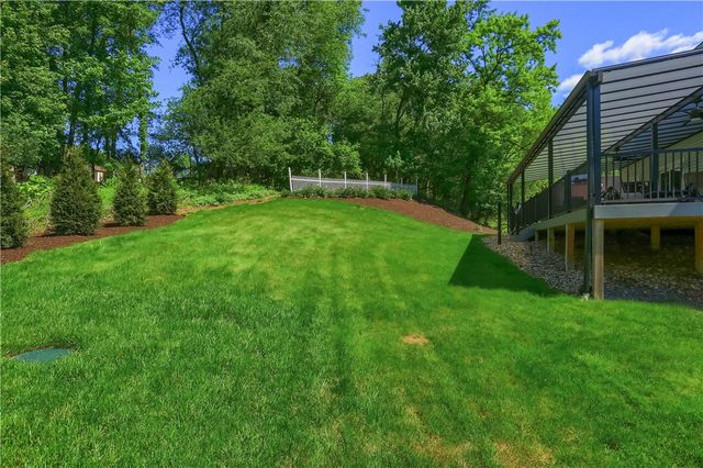 2525 Country Side Lane, Franklin Park, PA 15090