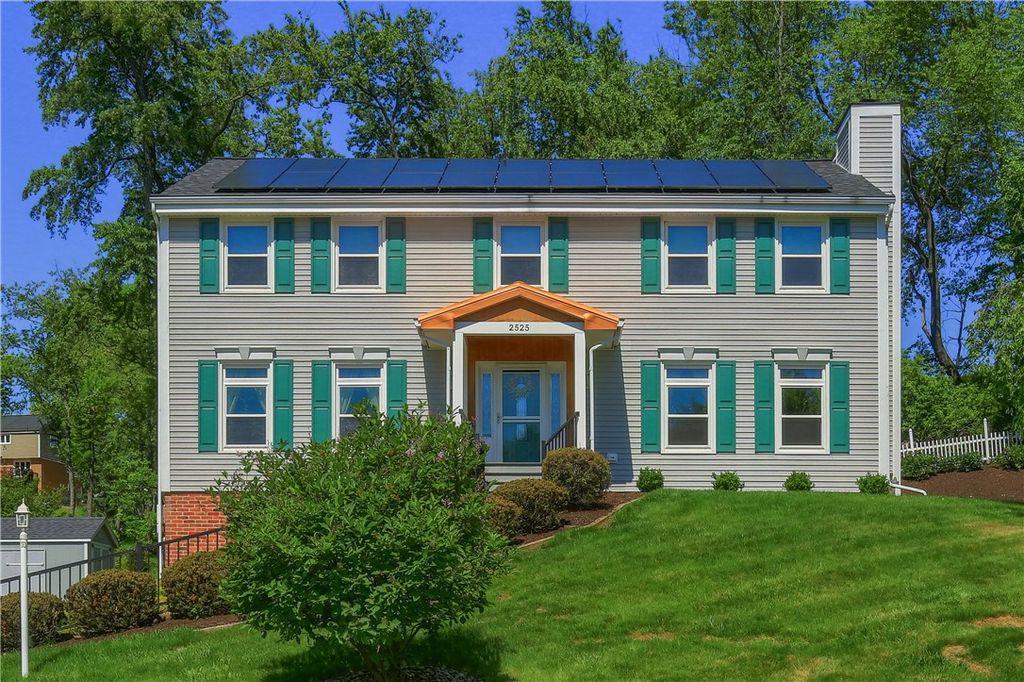 2525 Country Side Lane, Franklin Park, PA 15090
