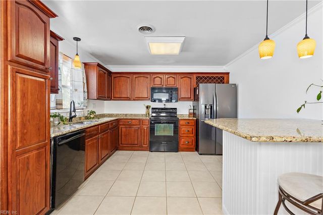 1514 Brittle Dr, Suffolk, VA 23434