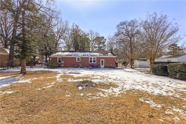 1514 Brittle Dr, Suffolk, VA 23434