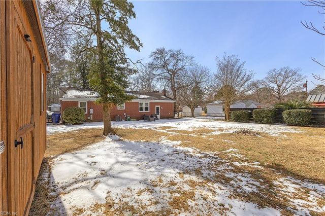 1514 Brittle Dr, Suffolk, VA 23434