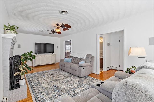 1514 Brittle Dr, Suffolk, VA 23434