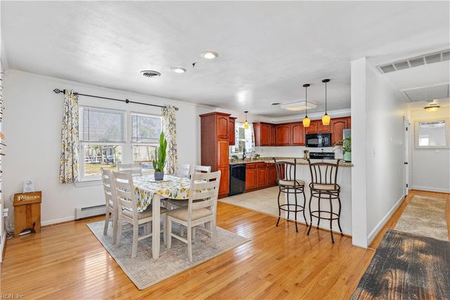 1514 Brittle Dr, Suffolk, VA 23434