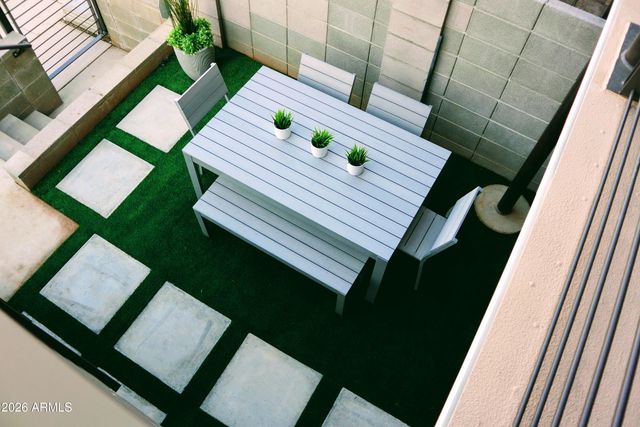 516 E AMES Place, Phoenix, AZ 85004