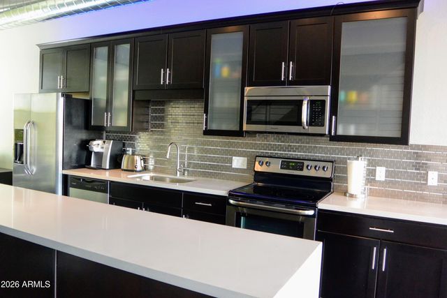 516 E AMES Place, Phoenix, AZ 85004