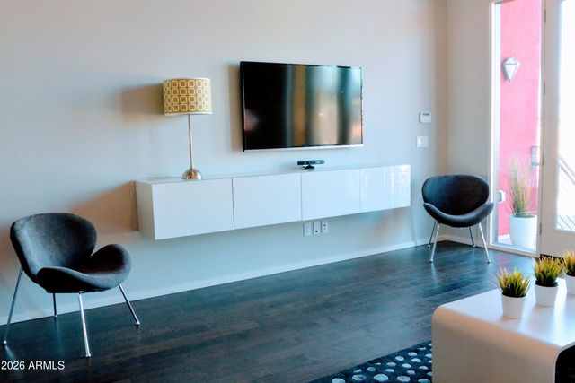 516 E AMES Place, Phoenix, AZ 85004