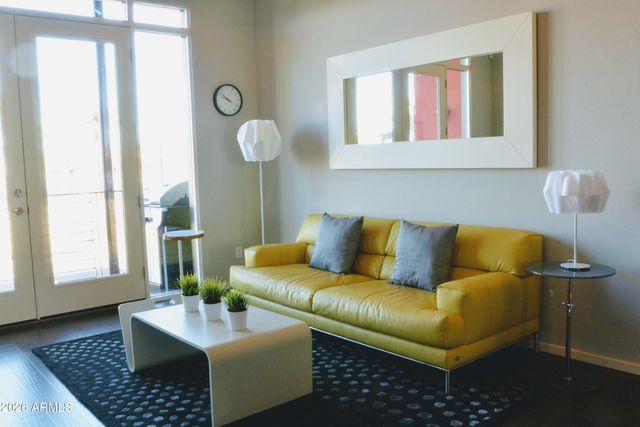 516 E AMES Place, Phoenix, AZ 85004