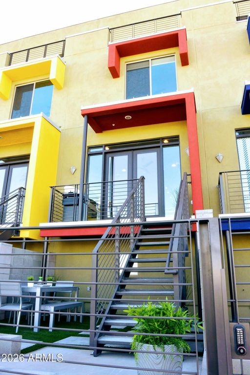 516 E AMES Place, Phoenix, AZ 85004