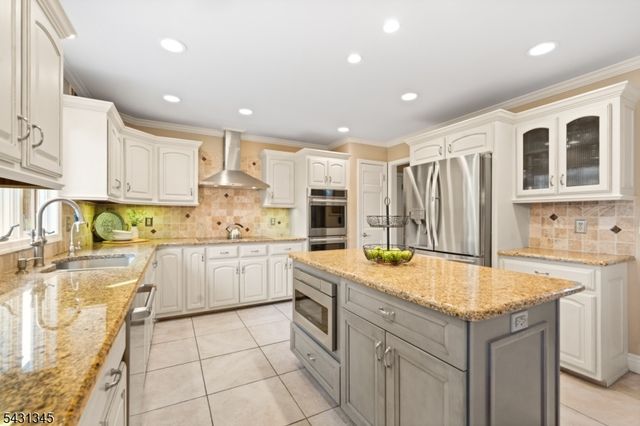 79 Wilshire Dr, Montgomery Twp., NJ 08502