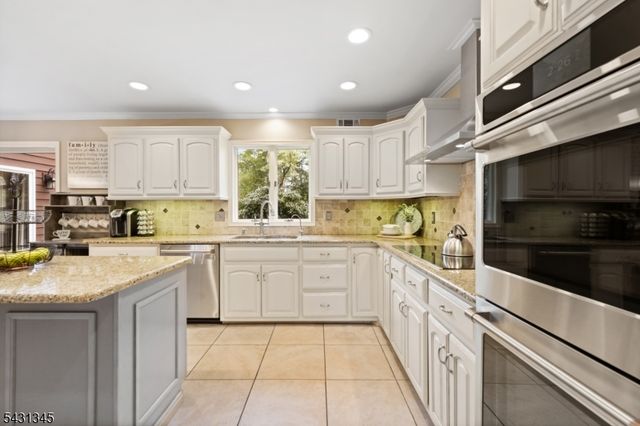 79 Wilshire Dr, Montgomery Twp., NJ 08502