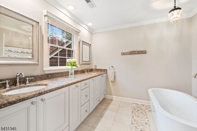 79 Wilshire Dr, Montgomery Twp., NJ 08502