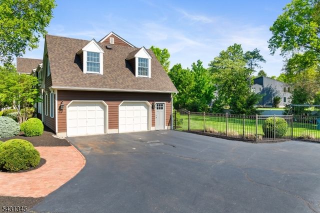 79 Wilshire Dr, Montgomery Twp., NJ 08502