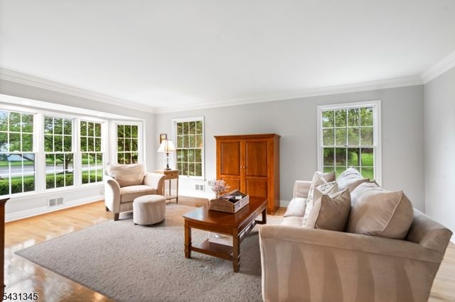 79 Wilshire Dr, Montgomery Twp., NJ 08502