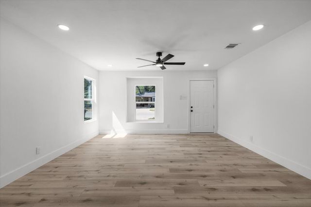 3454 Moberly Street, Fort Worth, TX 76119