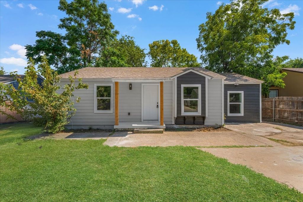 3454 Moberly Street, Fort Worth, TX 76119