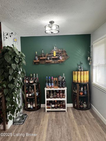 5405 Thunder Ct, Louisville, KY 40272