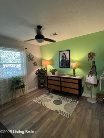 5405 Thunder Ct, Louisville, KY 40272