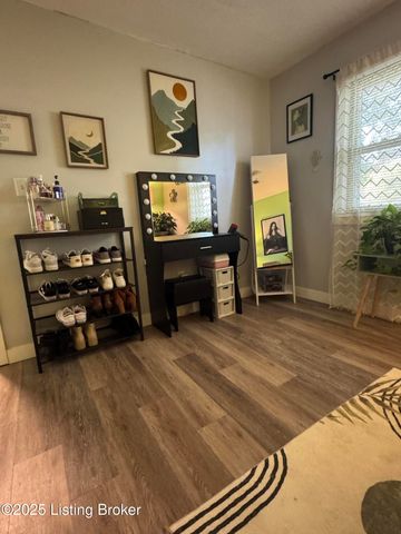 5405 Thunder Ct, Louisville, KY 40272