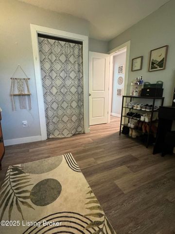 5405 Thunder Ct, Louisville, KY 40272