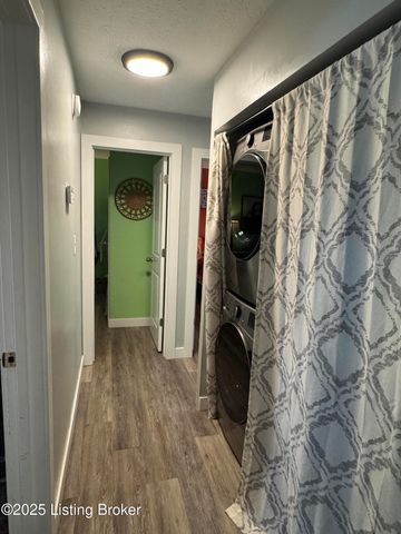 5405 Thunder Ct, Louisville, KY 40272