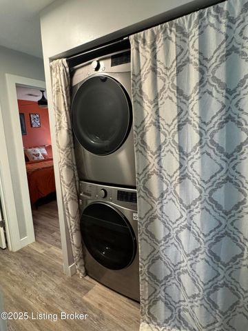 5405 Thunder Ct, Louisville, KY 40272