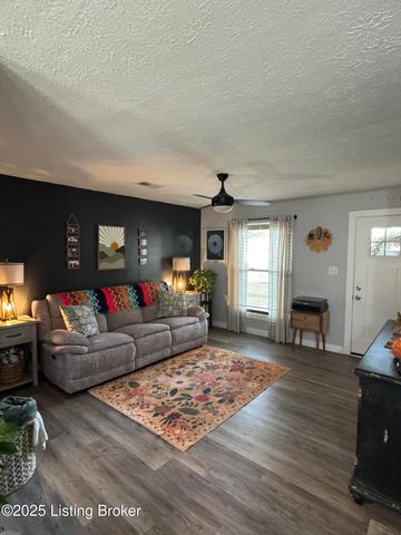 5405 Thunder Ct, Louisville, KY 40272