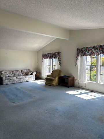 185 Empire Drive 185, Fortuna, CA 95540