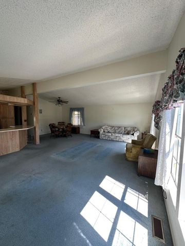 185 Empire Drive 185, Fortuna, CA 95540