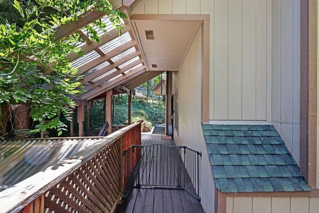 6224 Drop Off Rd, Pollock Pines, CA 95726