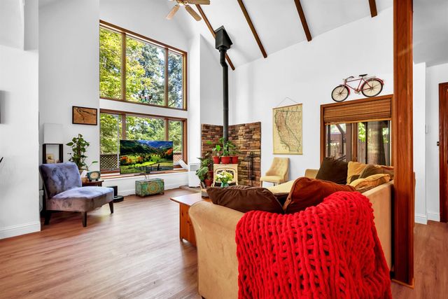 6224 Drop Off Rd, Pollock Pines, CA 95726