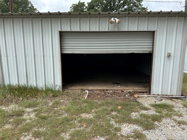 176 Live Oak Road, Springtown, TX 76082