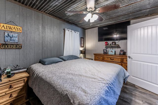 53 Lynell Drive, Huntsville, TX 77320