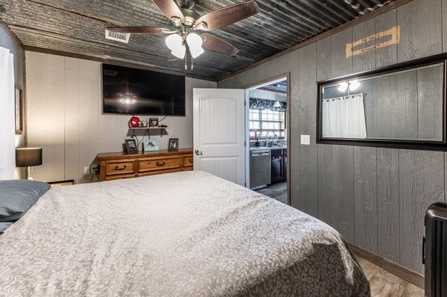 53 Lynell Drive, Huntsville, TX 77320