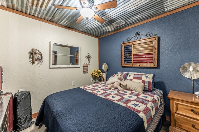 53 Lynell Drive, Huntsville, TX 77320