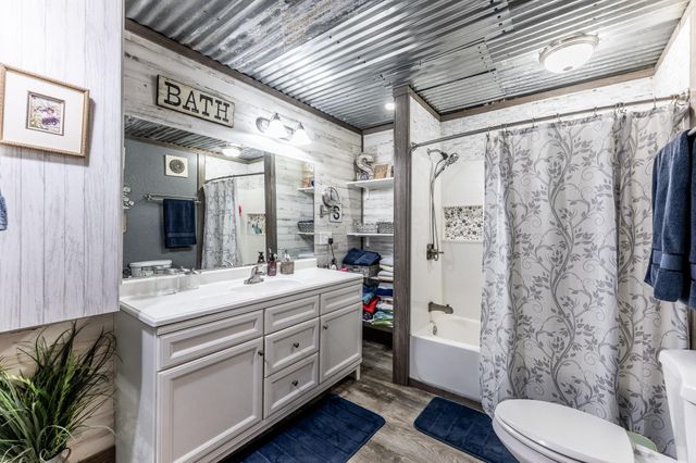 53 Lynell Drive, Huntsville, TX 77320