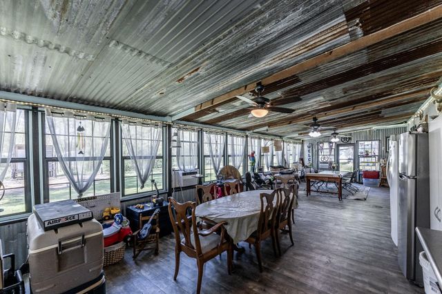 53 Lynell Drive, Huntsville, TX 77320