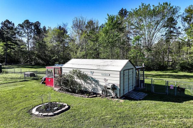 53 Lynell Drive, Huntsville, TX 77320