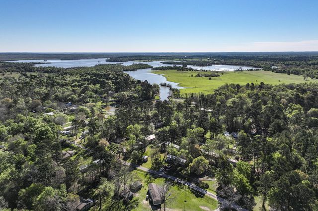 53 Lynell Drive, Huntsville, TX 77320