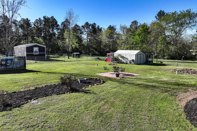 53 Lynell Drive, Huntsville, TX 77320