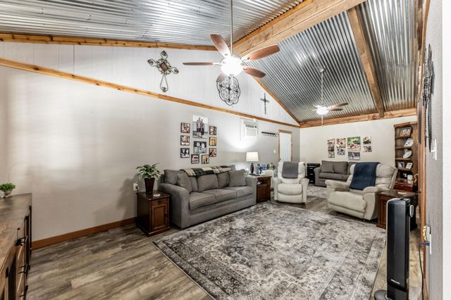 53 Lynell Drive, Huntsville, TX 77320