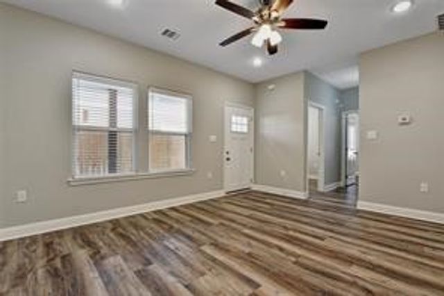 1042 W Dubois Street, Denison, TX 75020