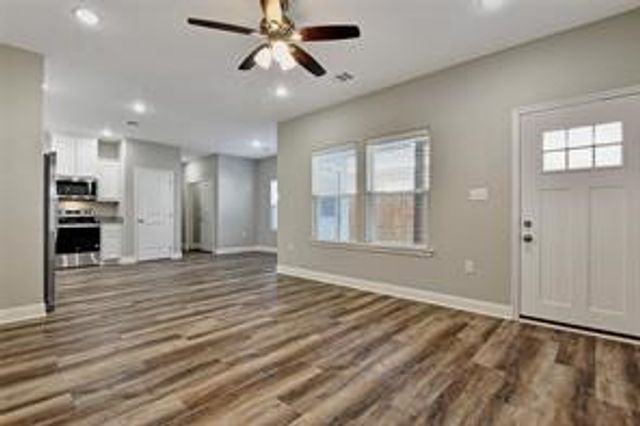 1042 W Dubois Street, Denison, TX 75020