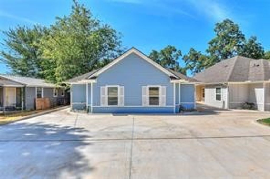 1042 W Dubois Street, Denison, TX 75020