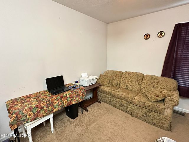 228 E Dumplin Valley Rd, Jefferson City, TN 37760