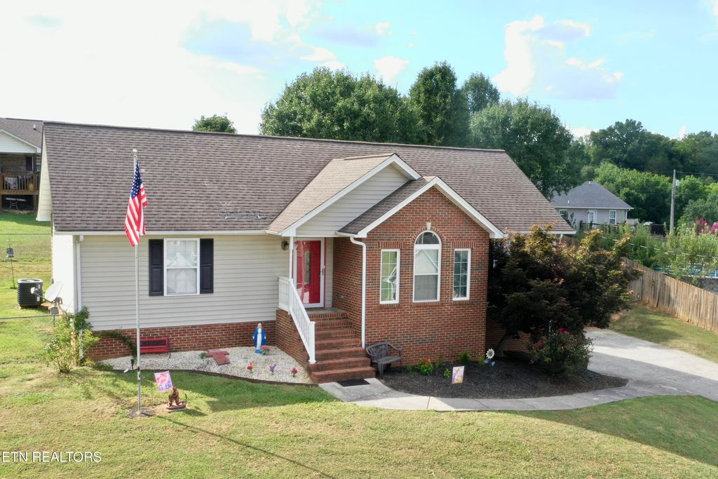 228 E Dumplin Valley Rd, Jefferson City, TN 37760